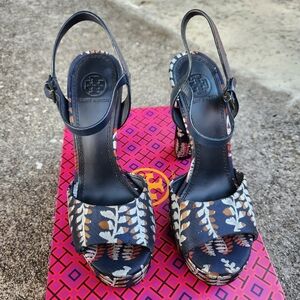 Tory Burch navy blue solana heels size 7